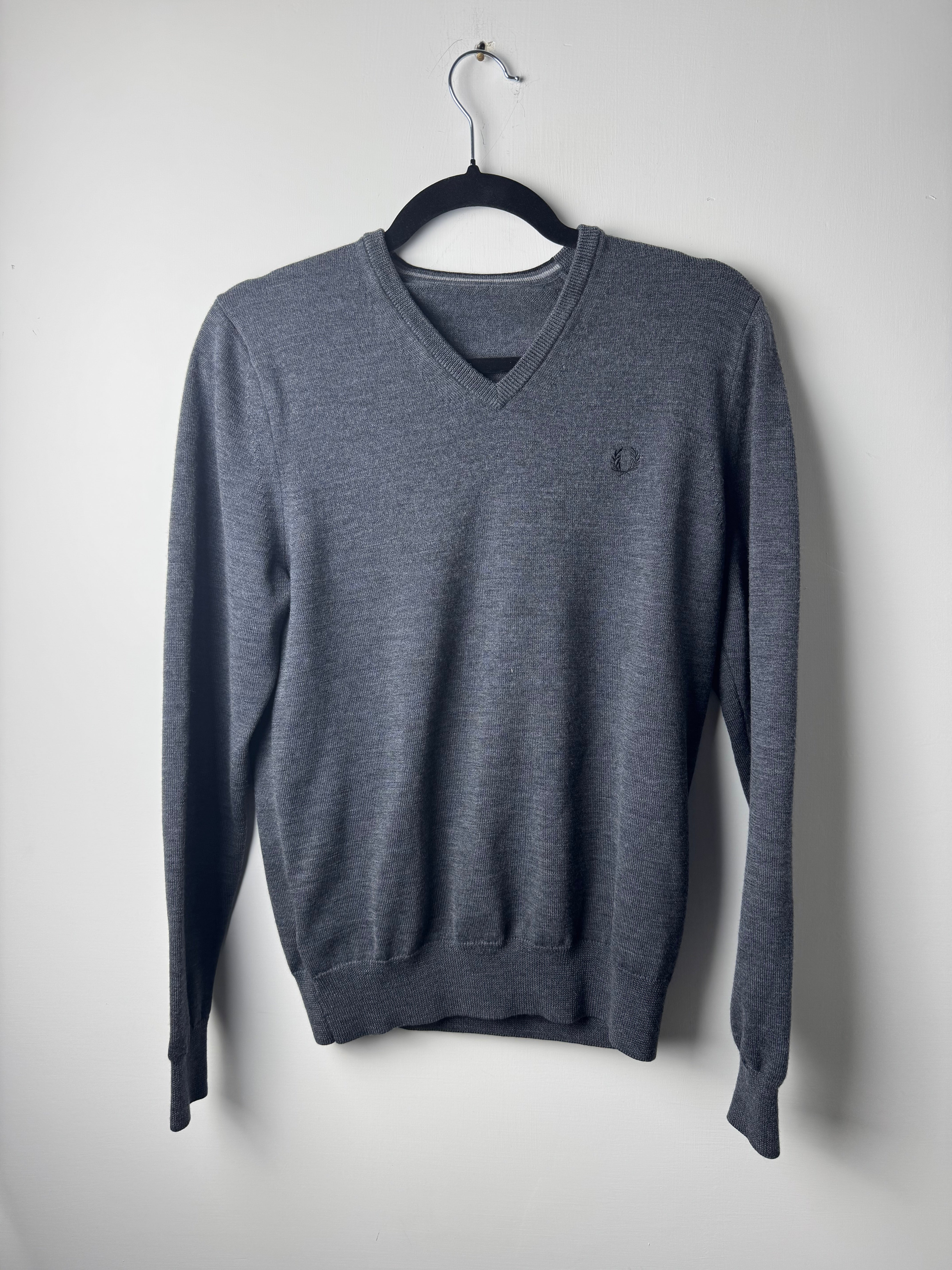 Maglione scollo a V Fred Perry Grigio scuro - S